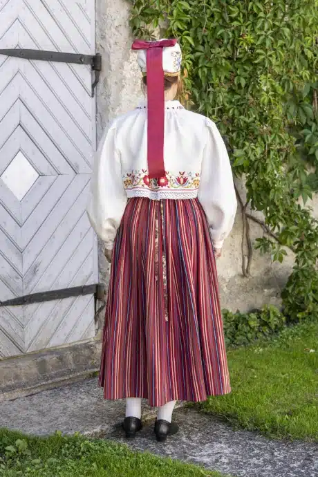 Lüganuse naise rahvarõivad, 19. saj keskpaik