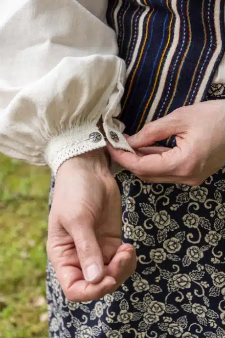 Ruhnu naise paastuaja rõivad