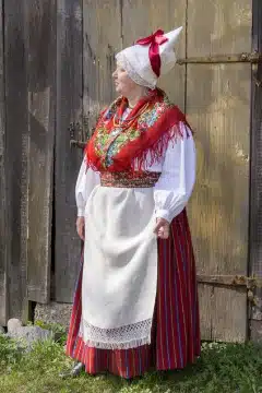 Saarde naise rahvarõivad, 19. saj II pool
