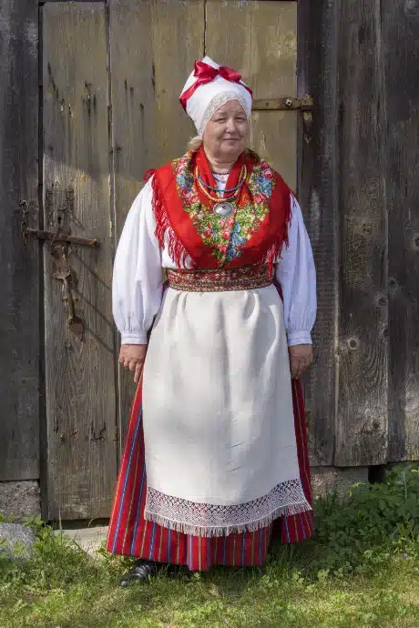 Saarde naise rahvarõivad, 19. saj II pool