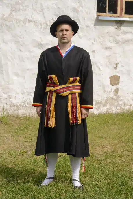 Vormsi mehe rahvarõivad, 19. saj