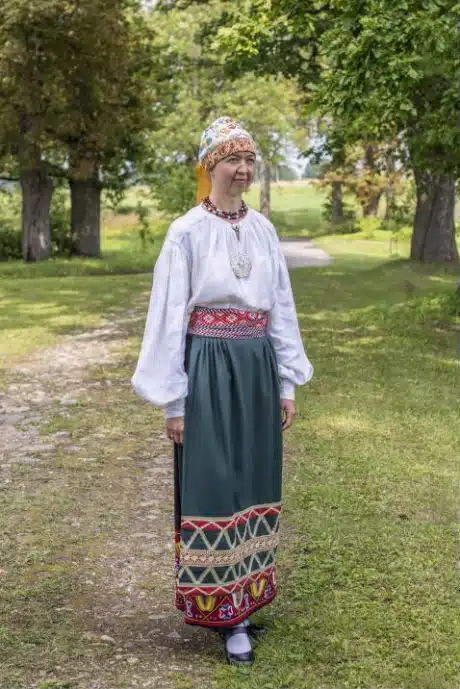 Põltsamaa naise rahvarõivad, 18. saj