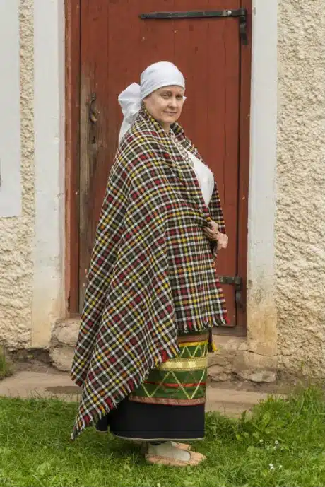 Halliste naise rahvarõivad, 18. saj lõpp - 19. saj algus