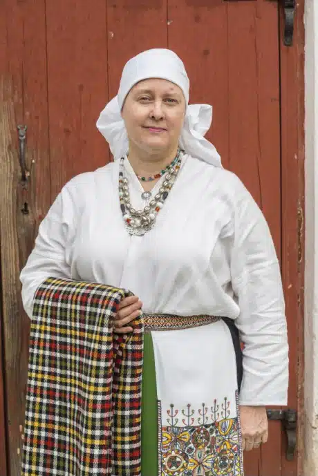 Halliste naise rahvarõivad, 18. saj lõpp - 19. saj algus