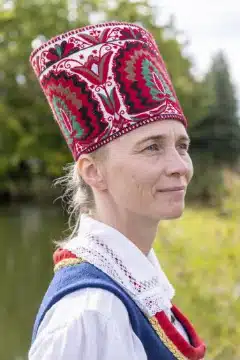 Kaarma naise rahvariided, 19. saj