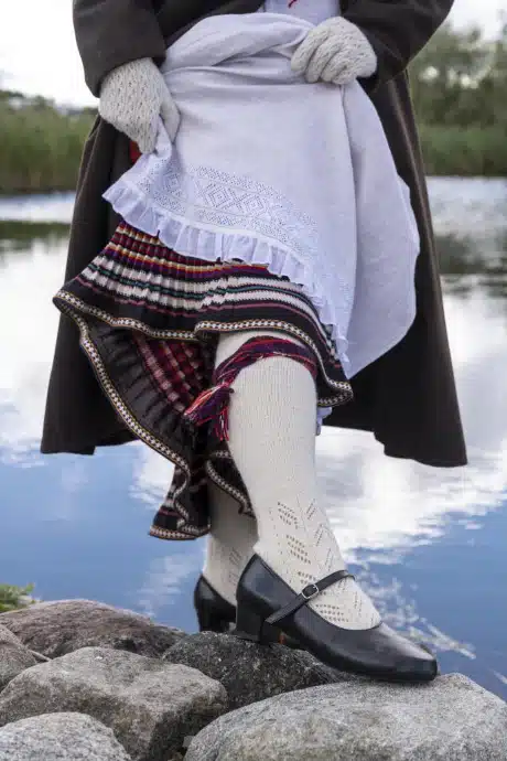 Karja noore naise rahvariided, 19. saj I pool