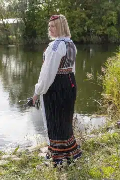 Pöide naise rahvariided, 19. saj I pool