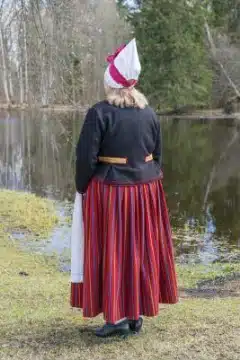 Saarde naise rahvarõivad, 19. saj II pool