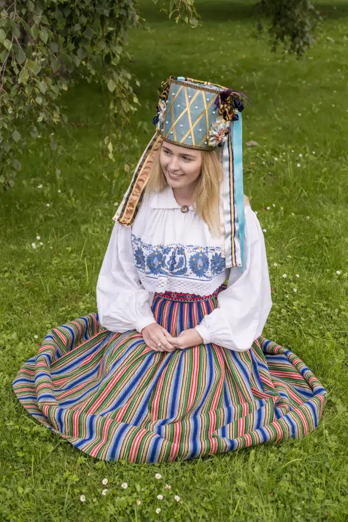 VII rahvarõivaste tuulutamine 14. augustil Tallinnas