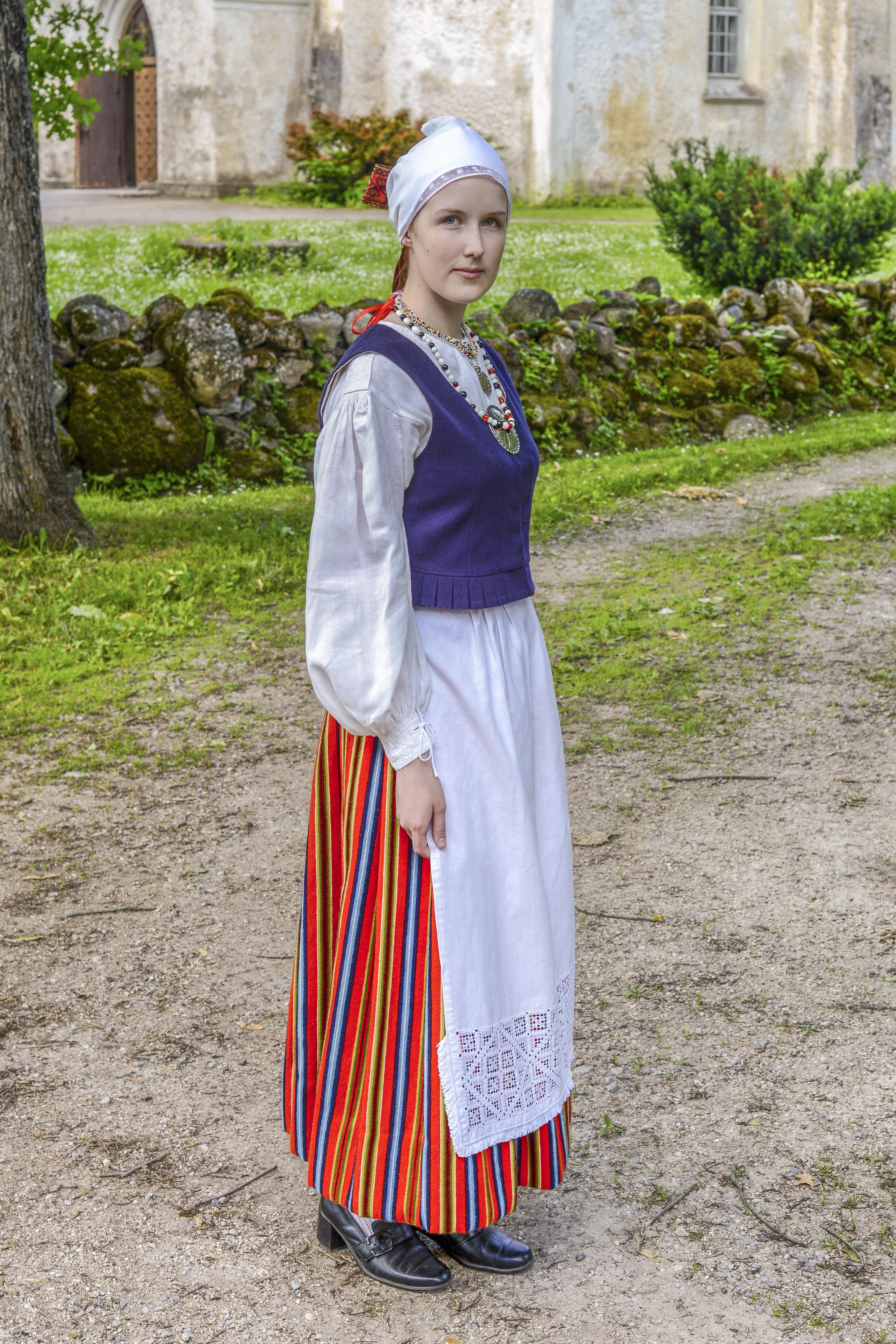 Äksi noore naise rahvarõivad, 19. saj II pool