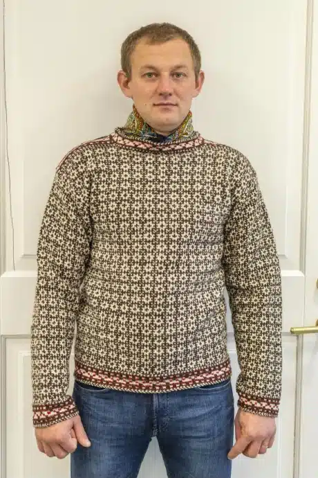 Kihnu mees troi ja kasukvestiga