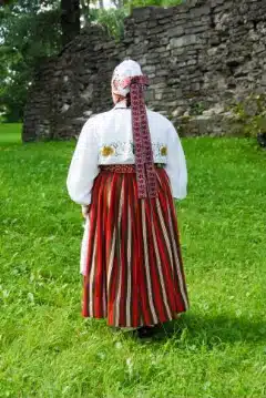 Paide naise rahvarõivad, 19. saj lõpp
