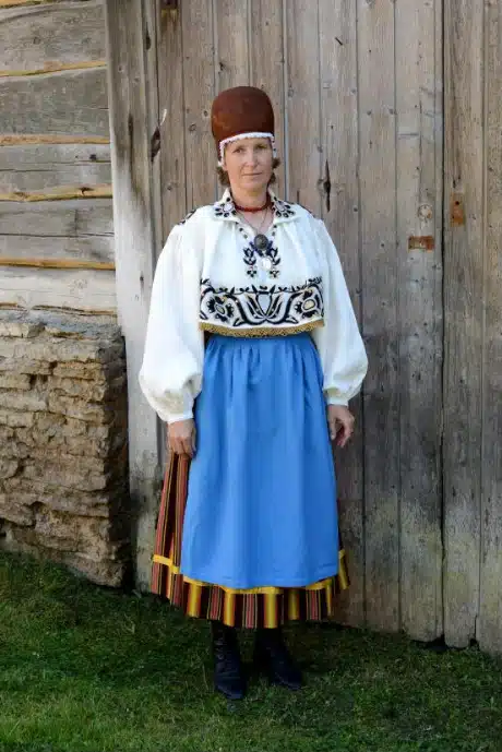 Väike-Maarja naise rahvarõivad, 19. saj I pool