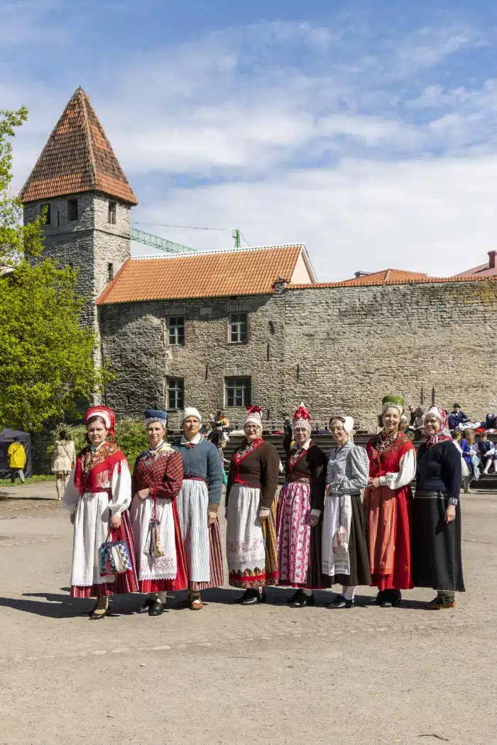 Juba VIII rahvarõivaste tuulutamine Tallinnas!