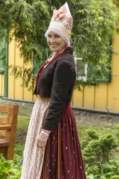 Audru naise rahvarõivad, 19. saj keskpaik