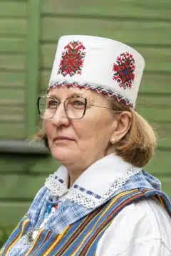 Püha naise rahvariided, 19. saj
