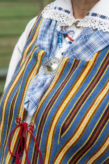 Püha naise rahvariided, 19. saj