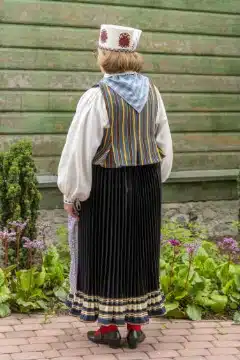 Püha naise rahvariided, 19. saj