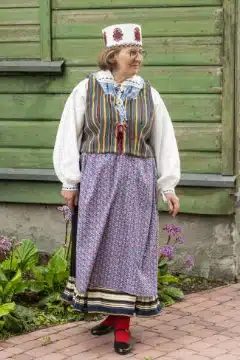 Püha naise rahvariided, 19. saj