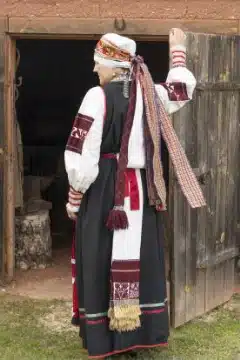 Seto abielunaine peasiidide ja linikuga