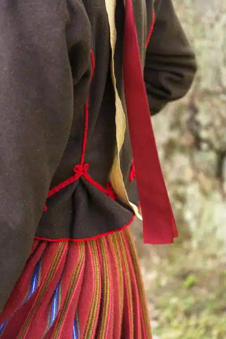 Tõstamaa naise rahvarõivad, 19. saj II pool