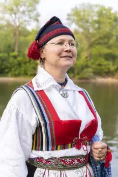 Valjala naise rahvariided, 19. saj I pool