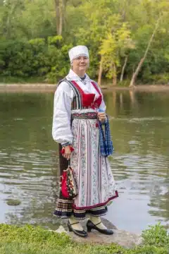 Valjala naise rahvariided, 19. saj I pool