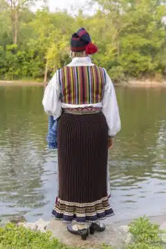 Valjala naise rahvariided, 19. saj I pool