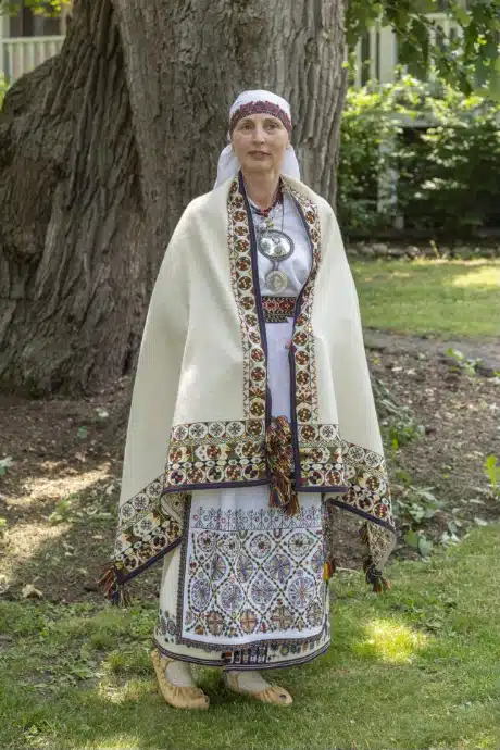 Paistu naise rahvarõivad, 18. saj