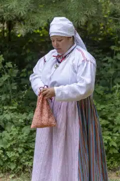 Võnnu naise rahvarõivad, 19. saj I pool