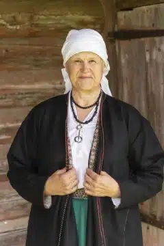 Halliste naise rahvarõivad, 18. saj