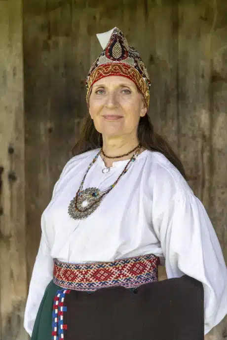 Põltsamaa naise rahvarõivad, 18. saj