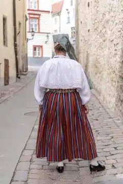 Keila naise rahvarõivad, 19. saj