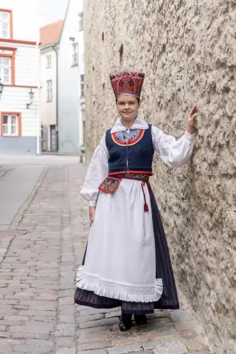 Kaarma naise rahvariided, 19. saj keskpaik