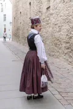Jaani naise rahvarõivad, 19. saj II pool