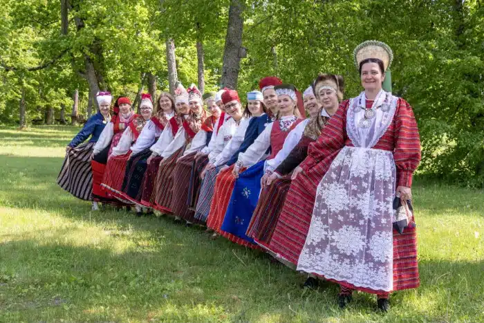 Pärnumaa rahvarõivakooli Iõputööde näitus