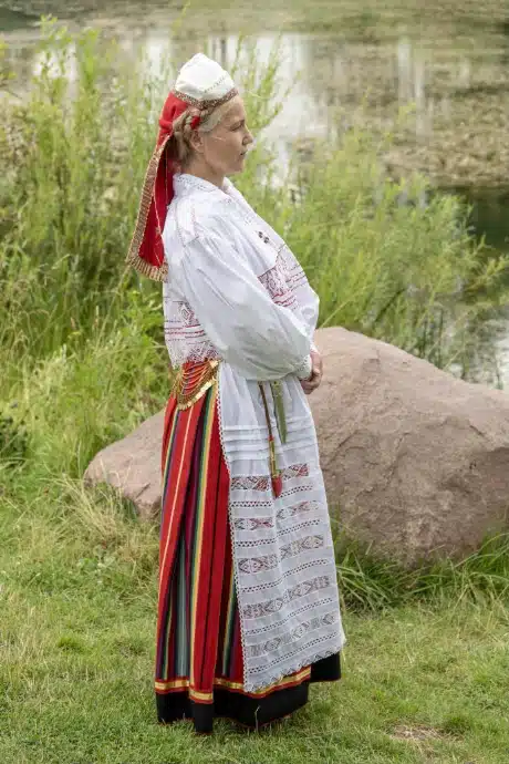 Pühalepa naise rahvarõivad, 19. saj II pool