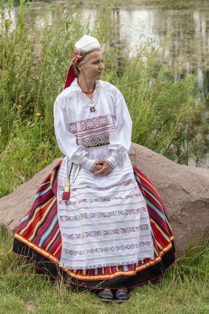 Pühalepa naise rahvarõivad, 19. saj II pool