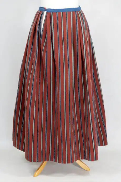 Taastatud Hanila seelik ERM 8697