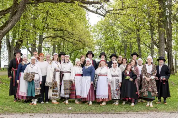 Maikuus lõpetab kolm rahvarõivakooli! Maikuus lõpetab kolm rahvarõivakooli!