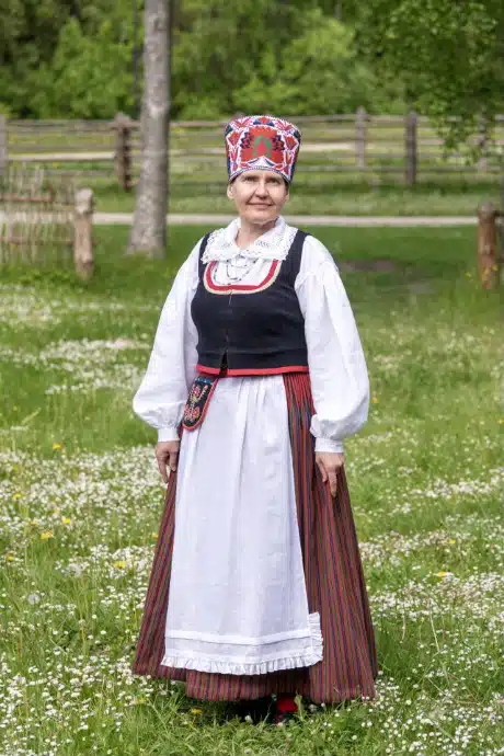 Kaarma naise rahvarõivad, 19. saj II pool