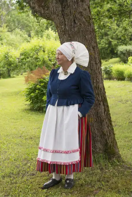 Kolga-Jaani naise rahvarõivad, 19. saj keskpaik