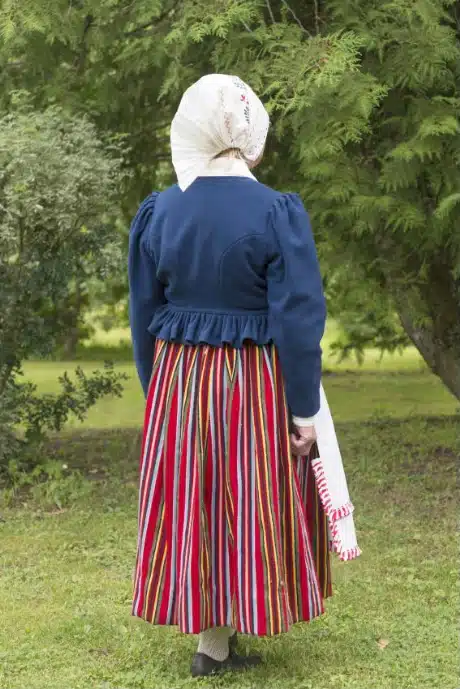 Kolga-Jaani naise rahvarõivad, 19. saj keskpaik