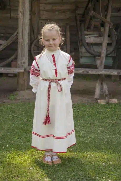 Seto tüdruku rahvarõivad