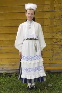 Emmaste naise paastuaja rõivad