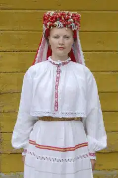 Emmaste pruudi rõivad