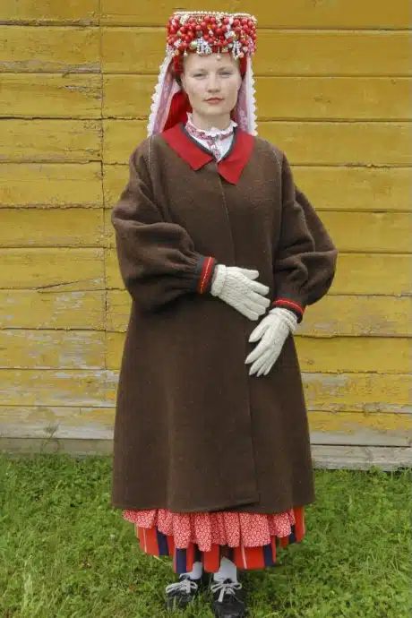 Emmaste pruudi rõivad