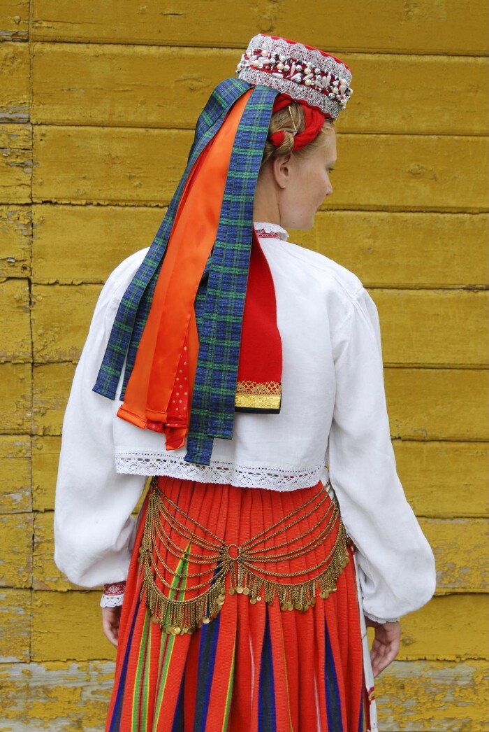 Emmaste pruudi rõivad