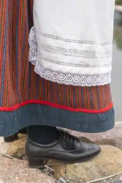 Kaarma naise rahvariided, 19. saj