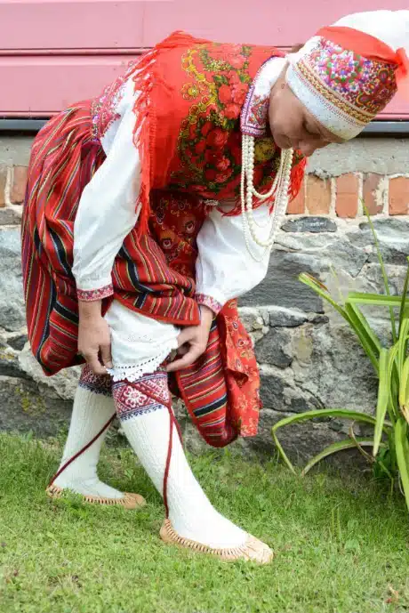 Kihnu nooriku rahvarõivad